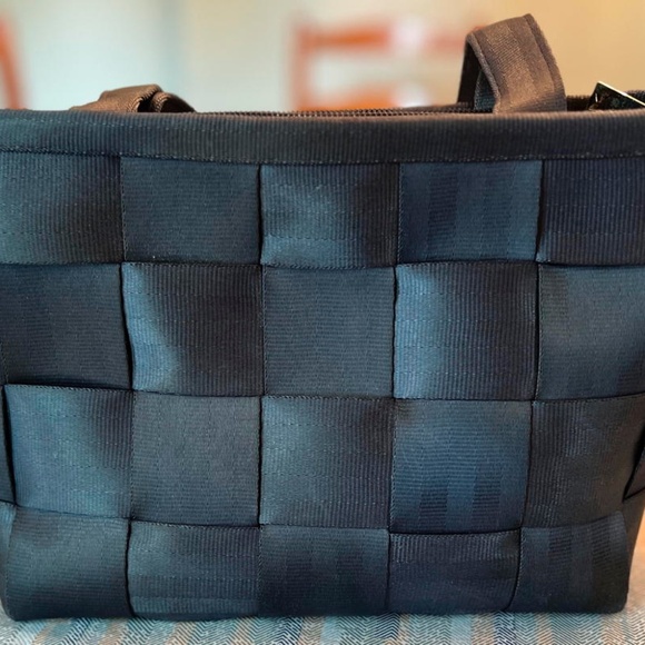 Harvey's Original Seat Belt Bag - medium shoulder tote in steel blue - Picture 2 of 10